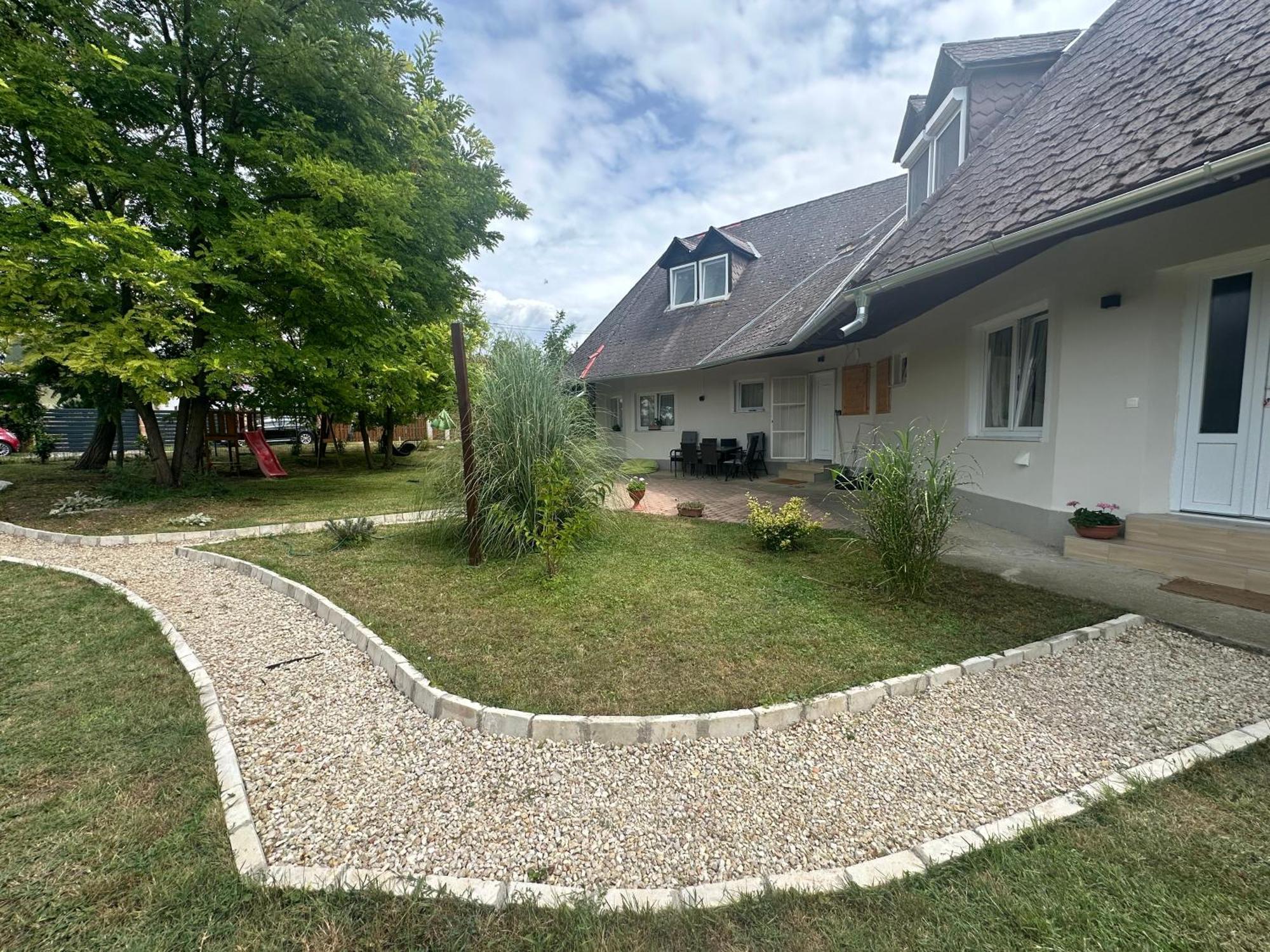 Levendulakert Siofok Apartmanhaz Exterior foto